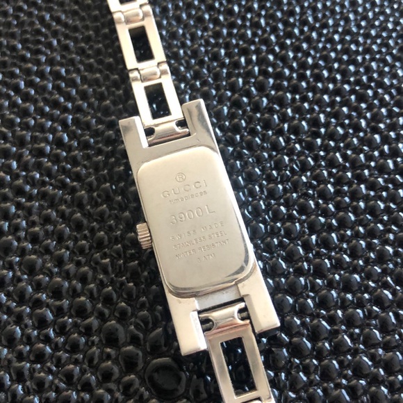 Gucci Ladies Watch Stainless Steel 3900L Quartz - Picture 5 of 8